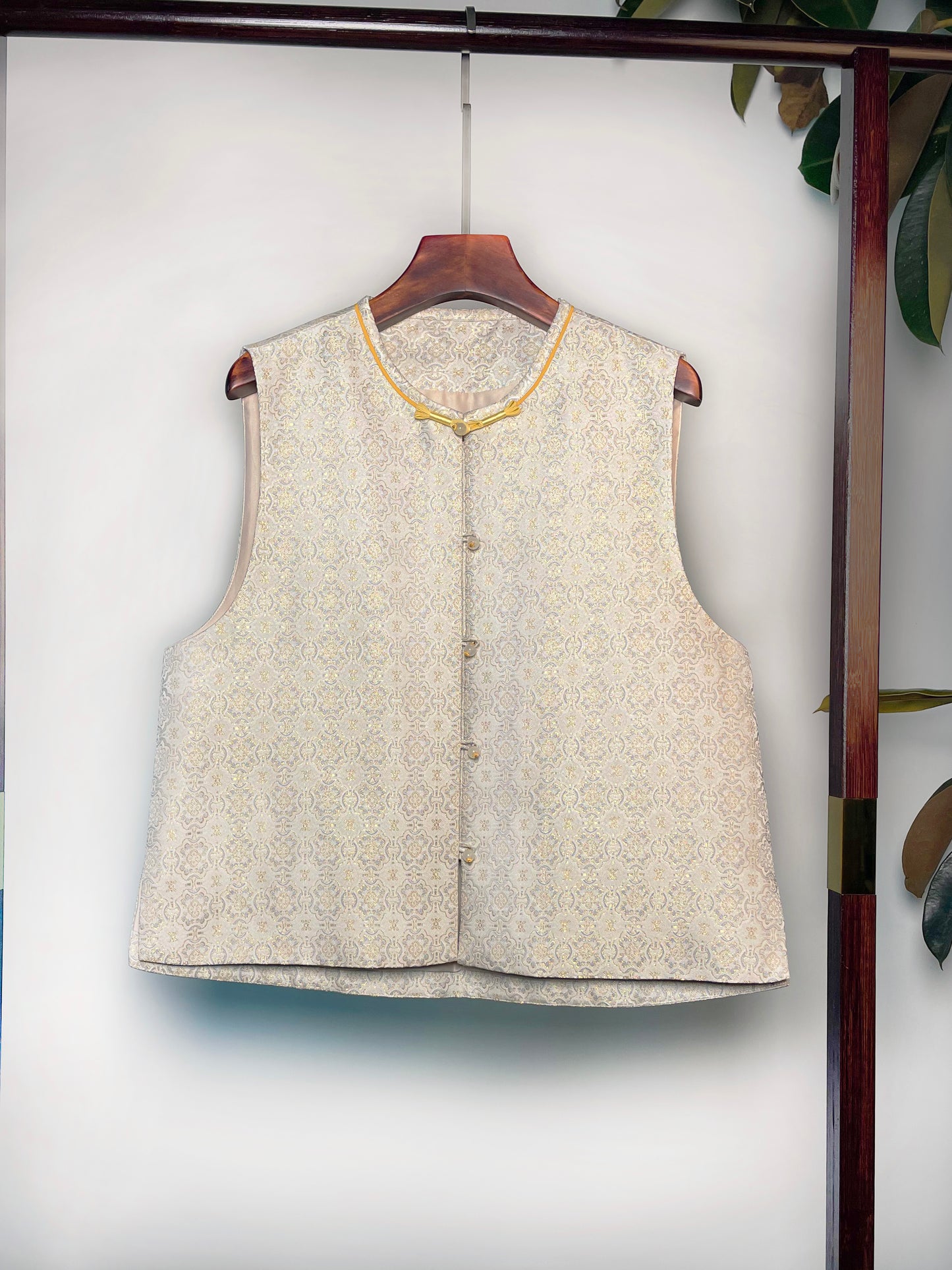 Song Brocade Waistcoat・White Ding Sheng Motif 白定胜纹宋锦马甲