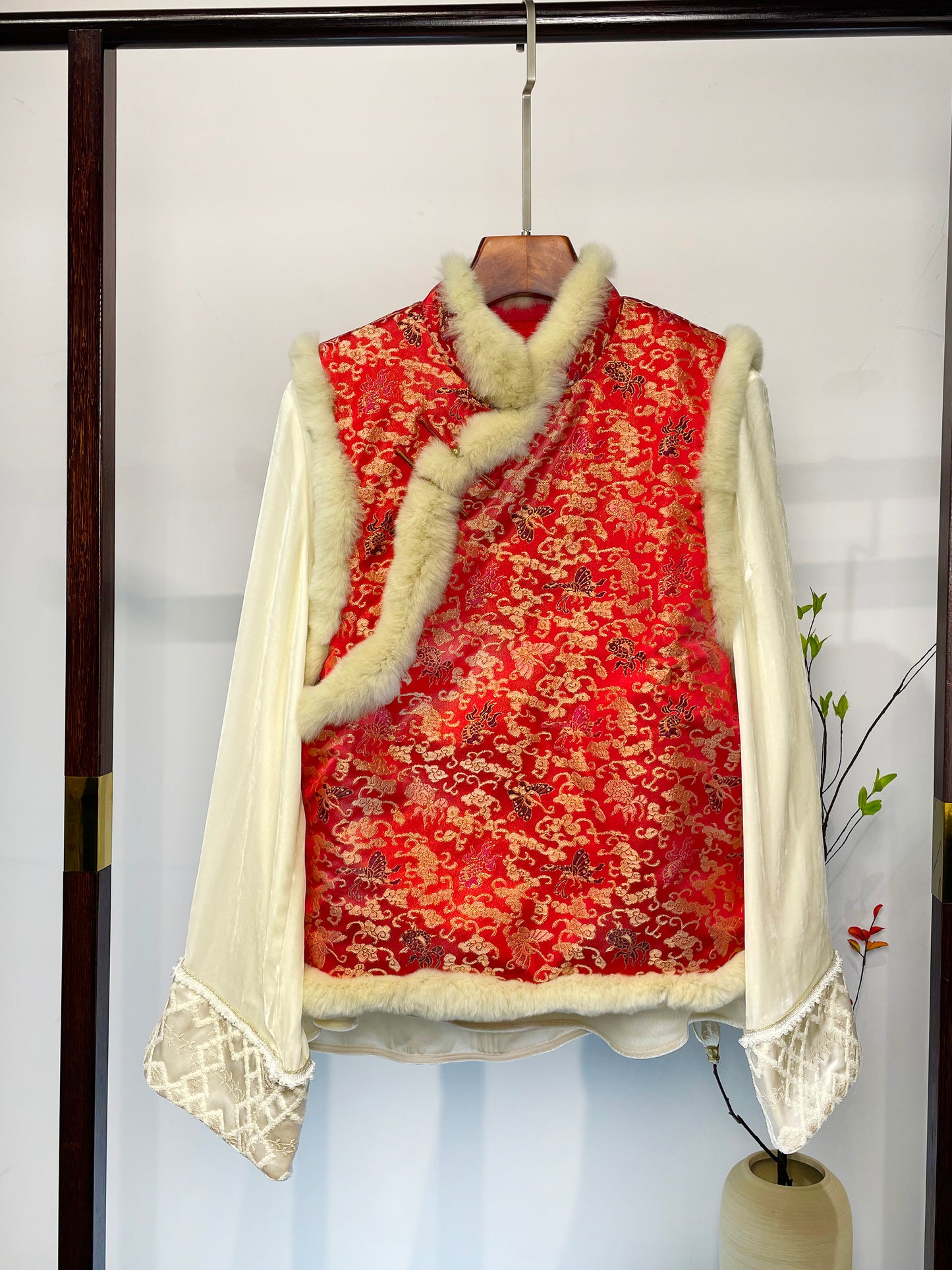 Song Brocade Thick Waistcoat | Butterfly & Fish Cloud Pattern・Mink Fur 蝶鱼采云水貂毛宋锦厚马甲