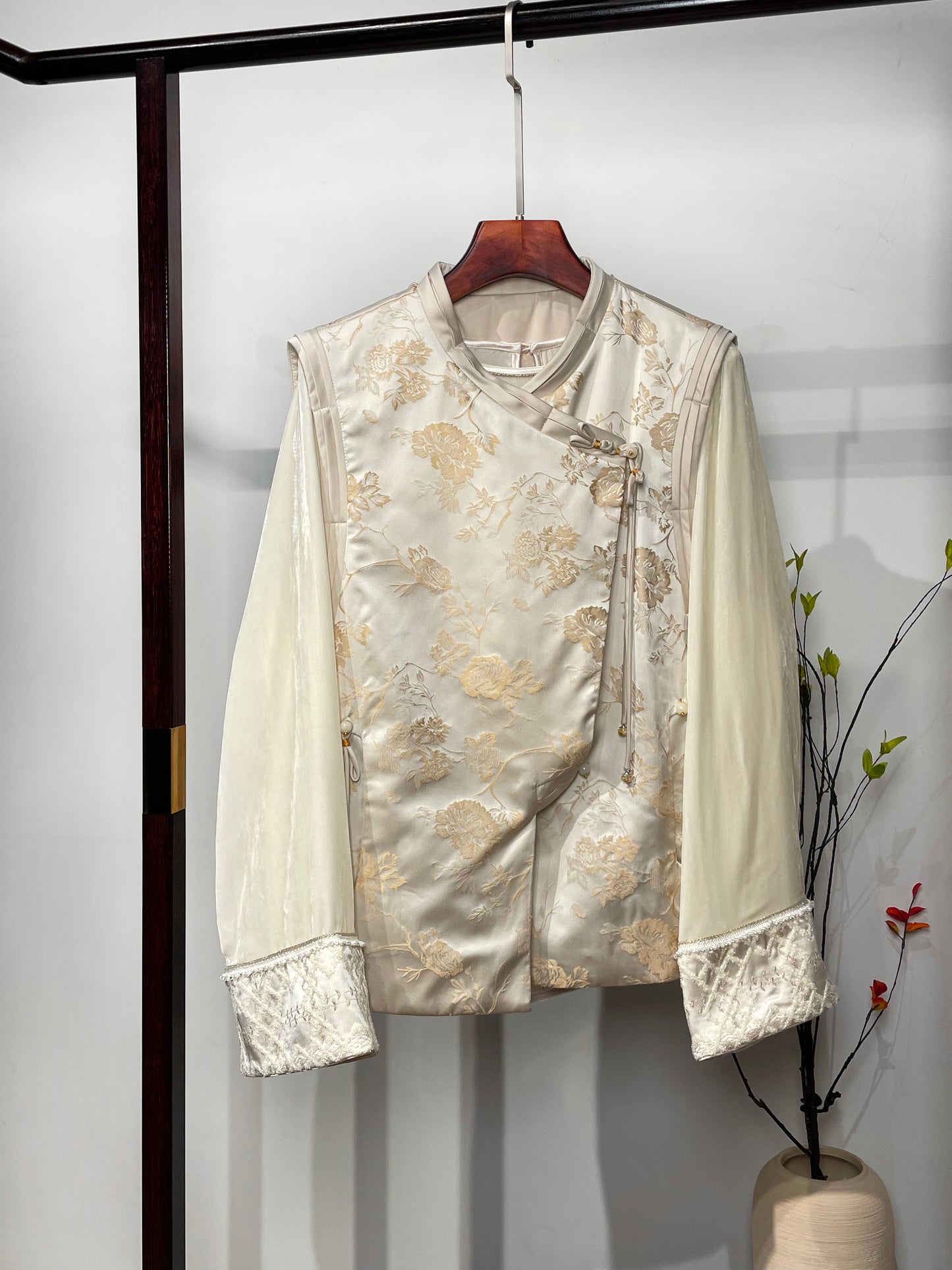 Beige Mulberry Silk Thick Waistcoat・Blossom Series 繁花似锦系列米色桑蚕丝厚马甲