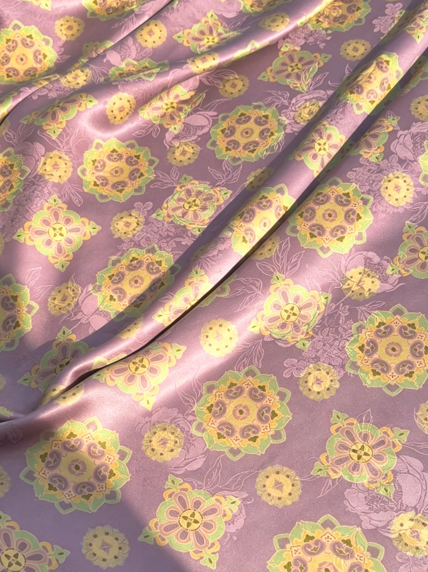 Bao Xiang Floral Xiangyunsha Gourd Crossbody Bag | 宝相花香云纱葫芦斜挎包