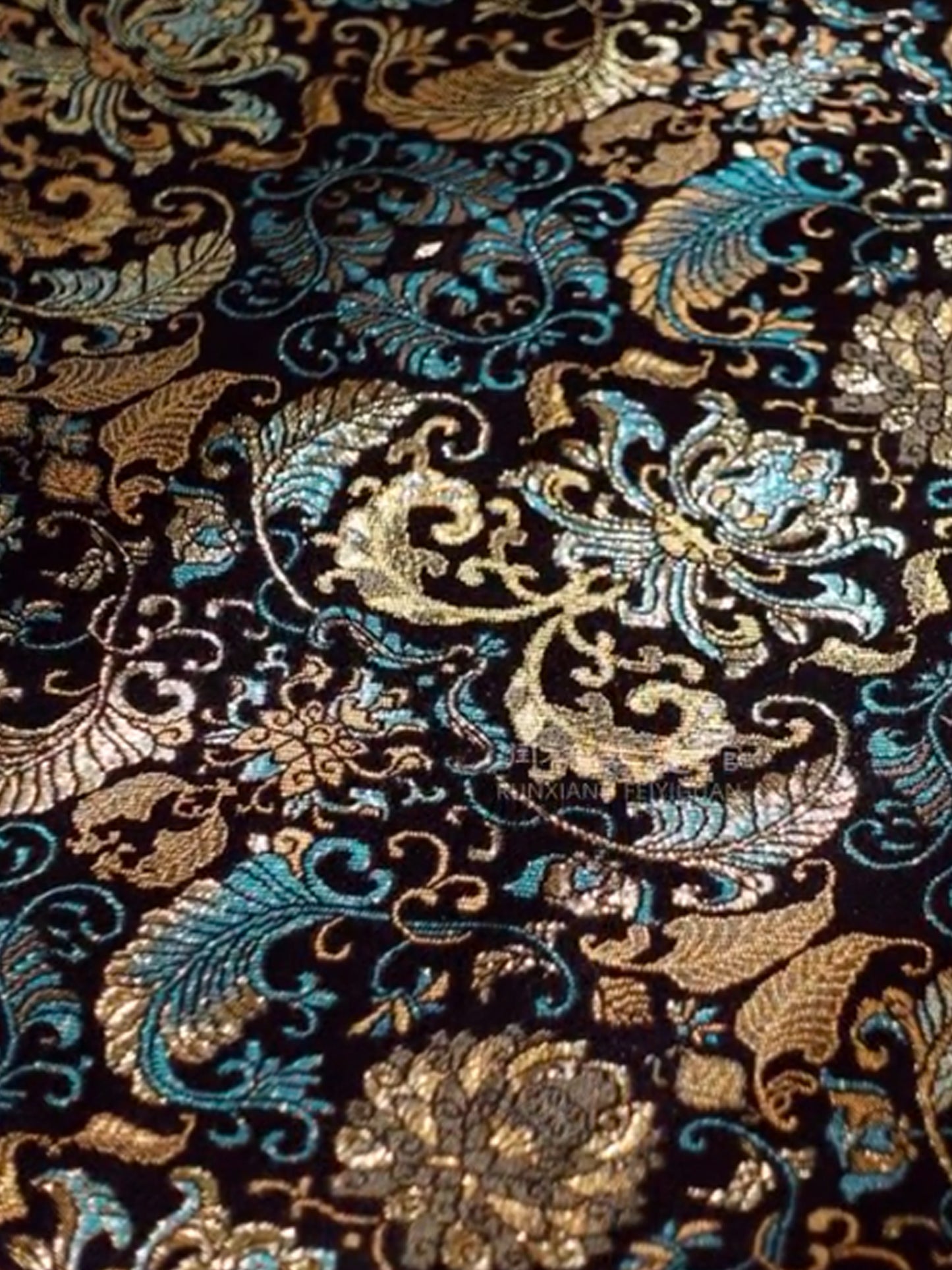 Shangjiukai Shiny Gold Green Banana Leaf & Lotus Pattern Song Brocade Pillow Bag | 上久楷炫金绿蕉叶莲纹宋锦枕头包