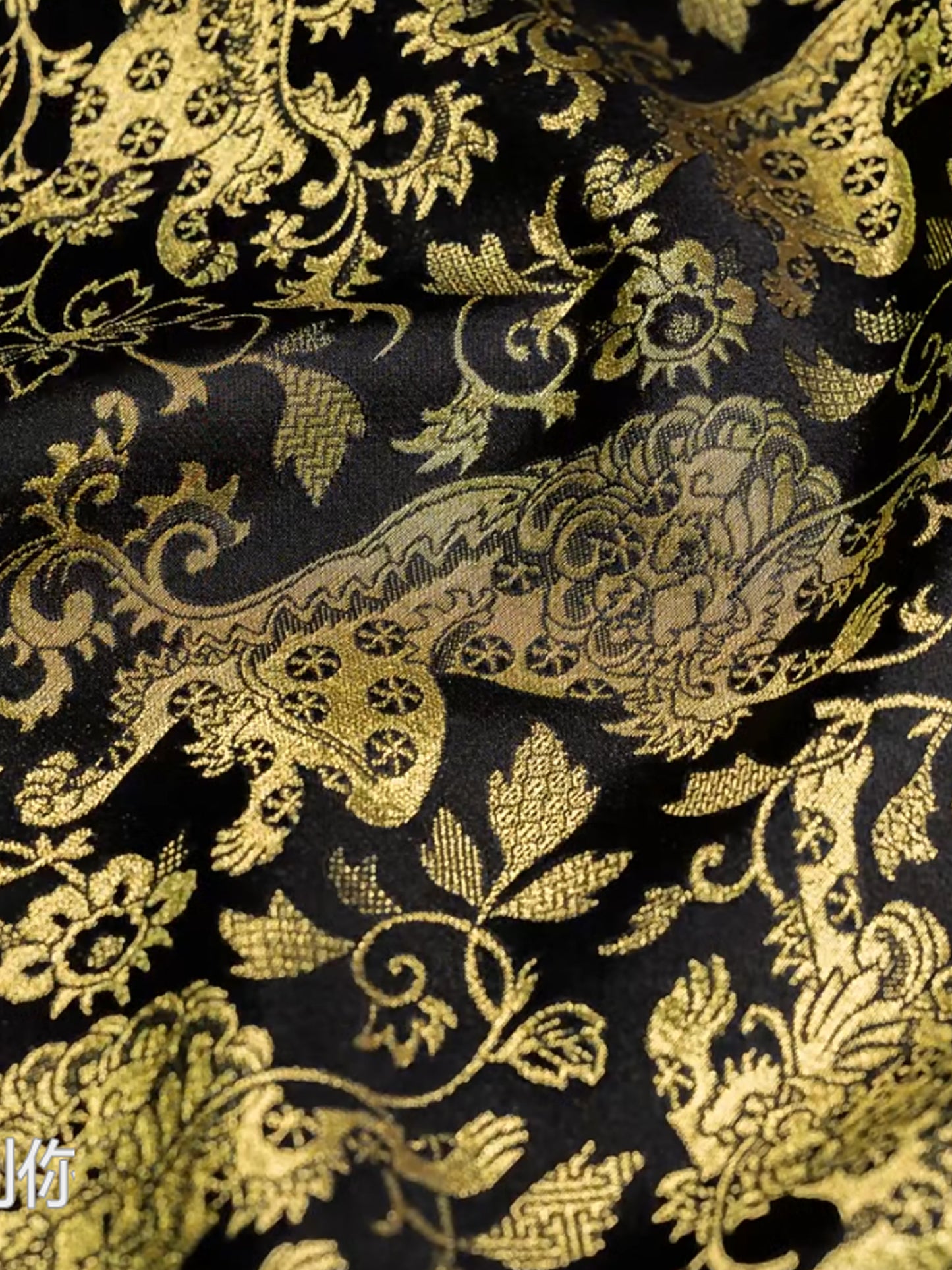 Shangjiukai Four-Square Lion Song Brocade Cylinder Crossbody Bag | 上久楷四方狮宋锦圆筒斜挎包