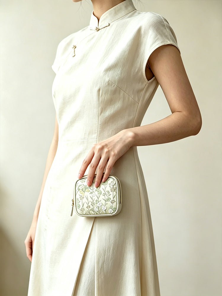 Grass & Butterfly Song Brocade Card Holder | 芳草蝴蝶宋锦卡包