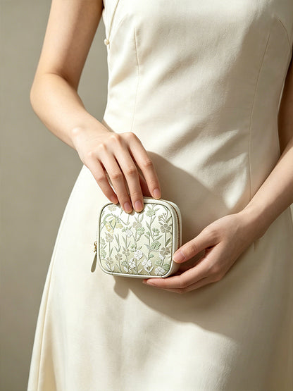 Grass & Butterfly Song Brocade Card Holder | 芳草蝴蝶宋锦卡包