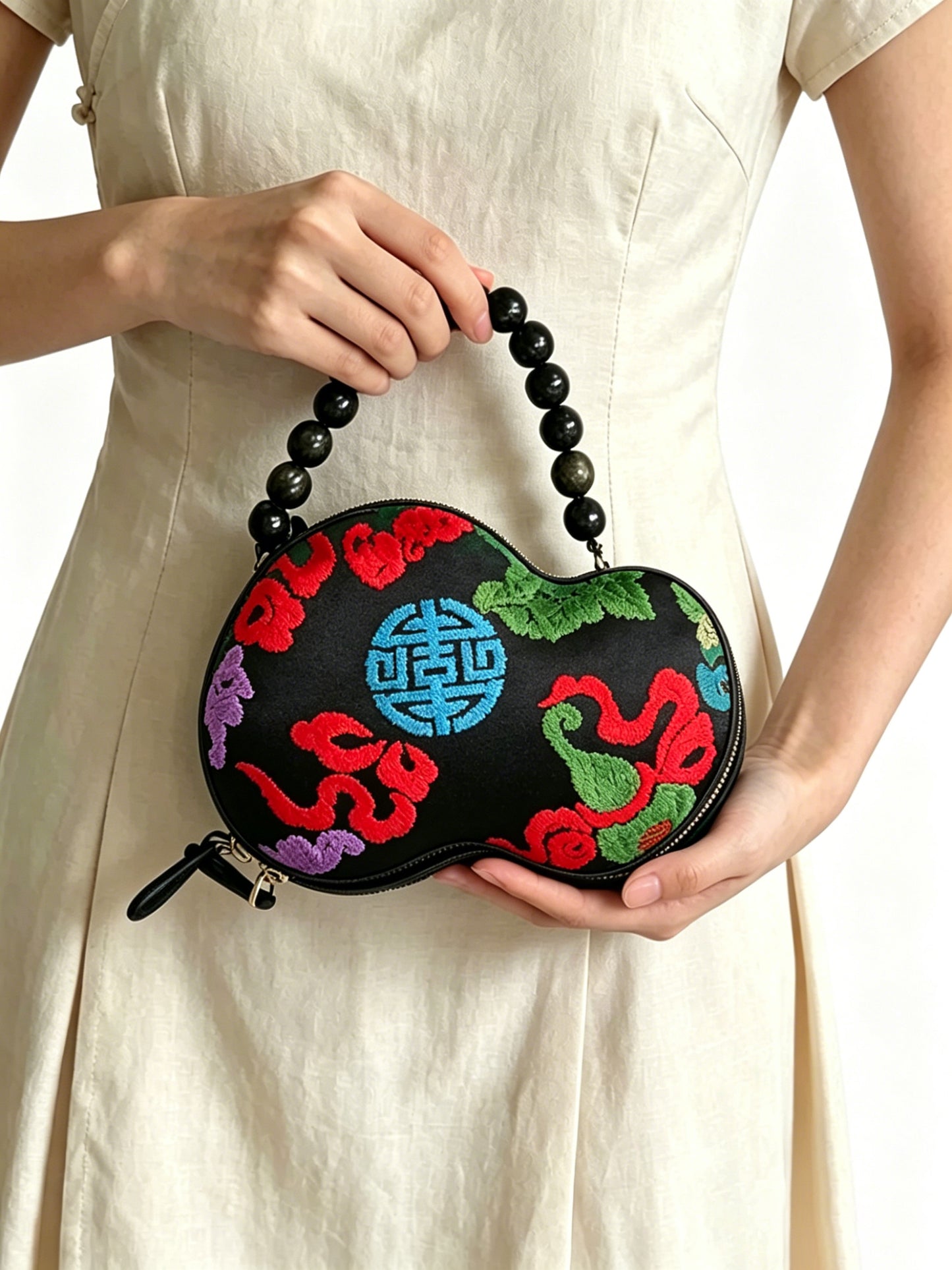 Gourd Pouch with Eight Treasures Gourd Pattern Zhang Velvet | 八宝葫芦纹漳绒葫芦包