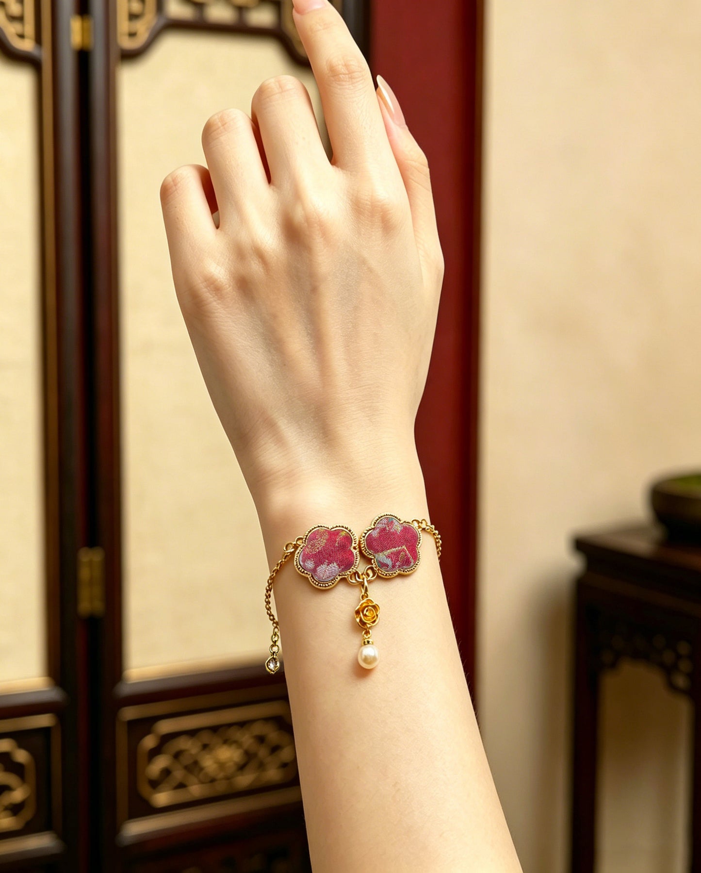 Yuqionglou Blessed Horse Welcomes Spring Song Brocade Bracelet | 玉琼楼福马衔春宋锦手链