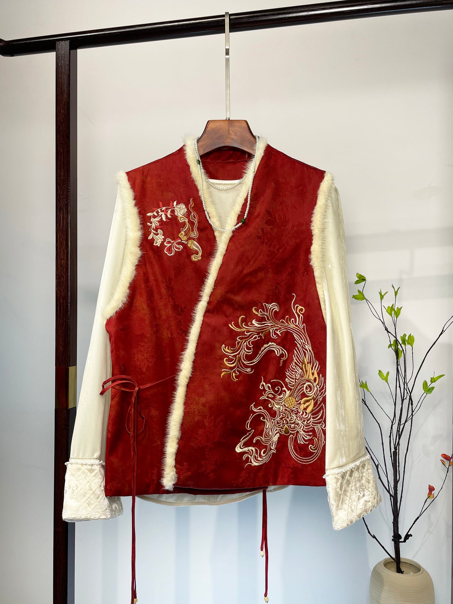 Gambiered Guangdong Gauze Cotton-Padded Waistcoat・Phoenix & Koi Motif 凤凰锦鲤香云纱夹棉马甲