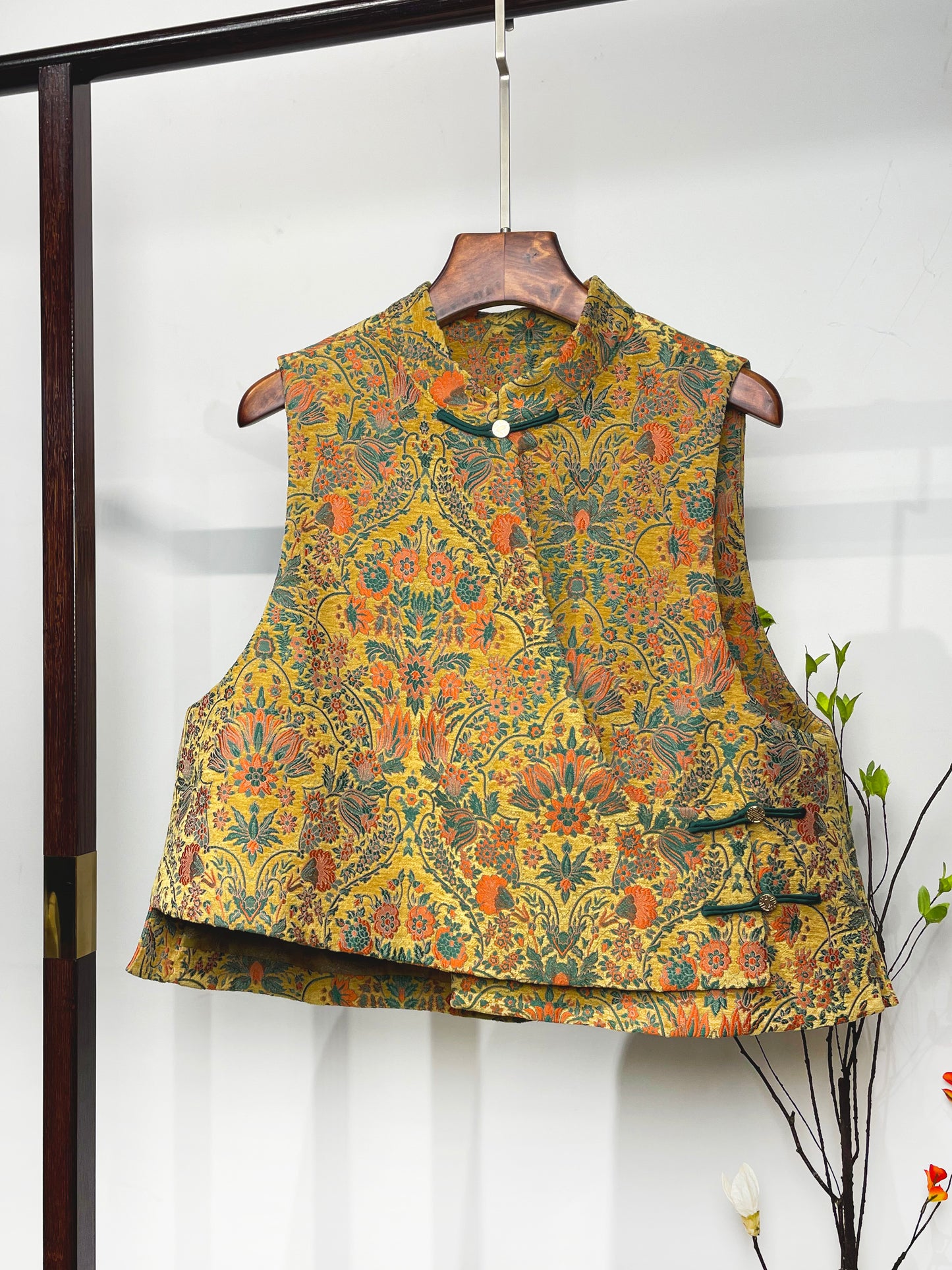 Linen-Cotton Waistcoat・Flowers All Over Field Embossed Motif 花嬉遍野压花棉麻马甲