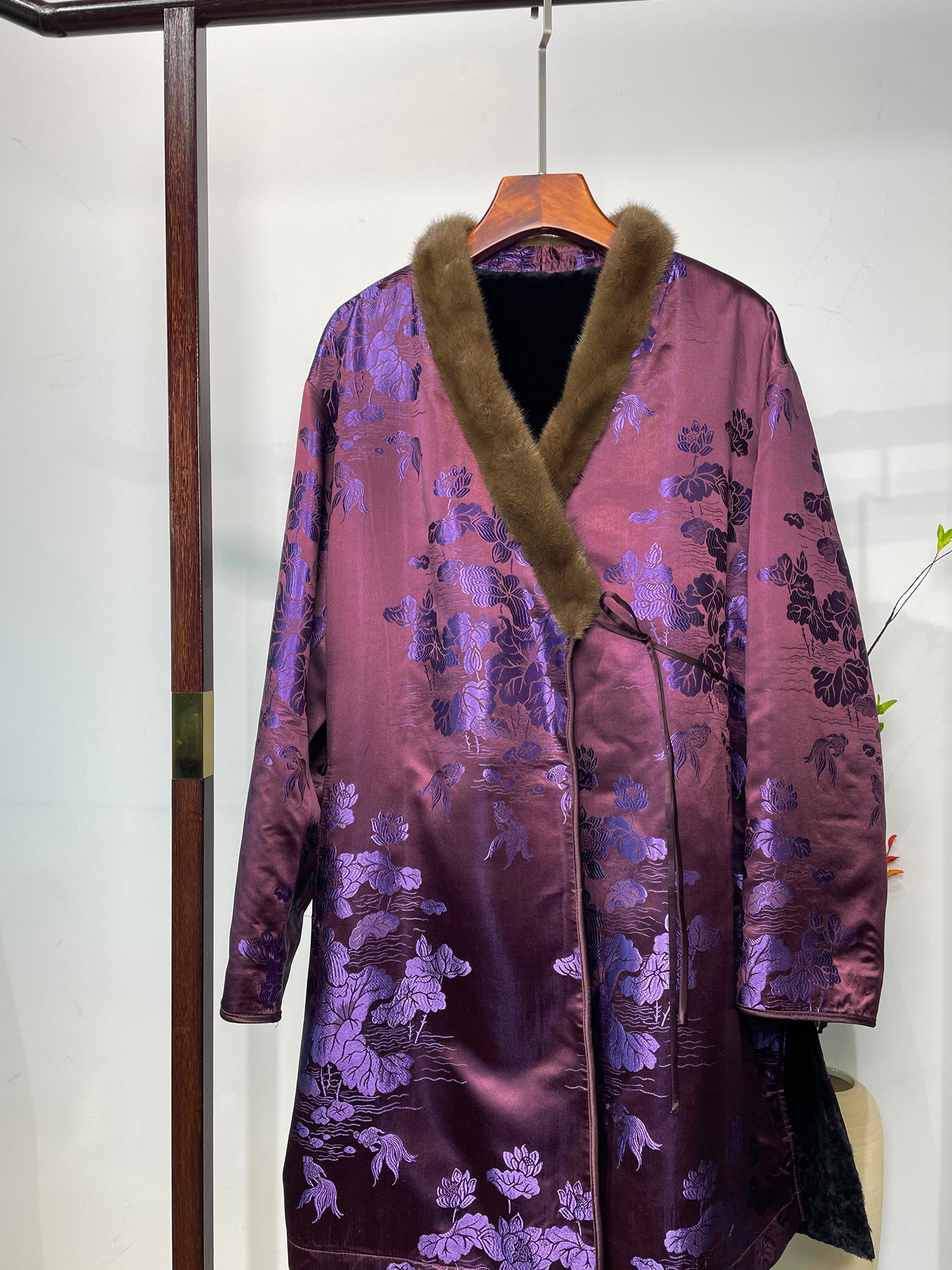 Vintage Satin Australian Wool Coat・Goldfish & Lotus Embroidery 金鱼戏莲刺绣老缎澳洲羊毛外套