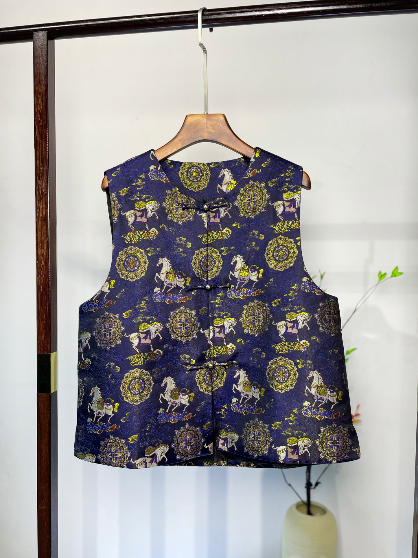 Gilded Song Brocade Waistcoat・Auspicious Horse Motif 马上有钱织金宋锦马甲