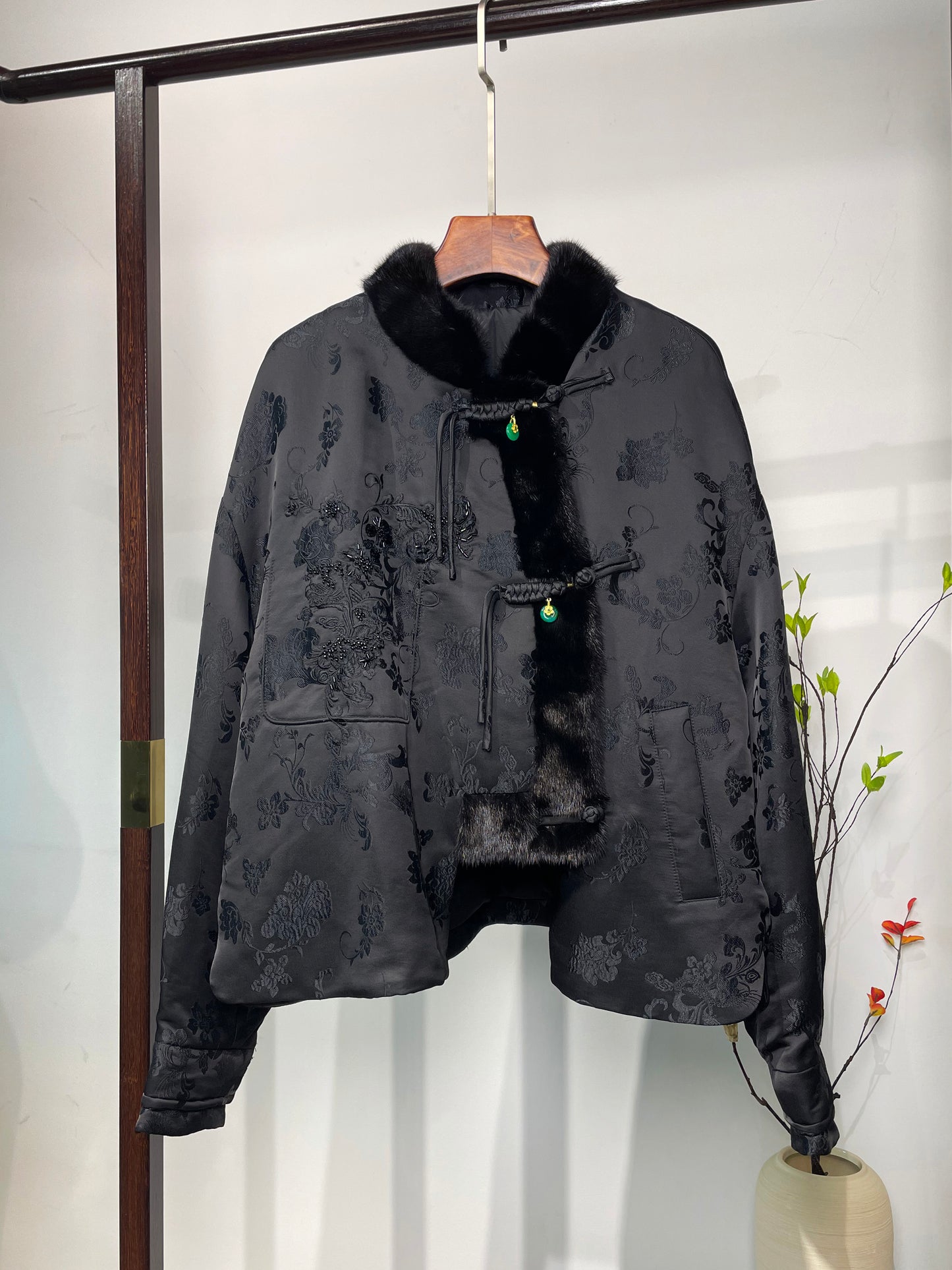 Black Mink Fur Coat・Blossom Series Beaded Embroidery 繁花似锦系列钉珠绣水貂毛黑色外套