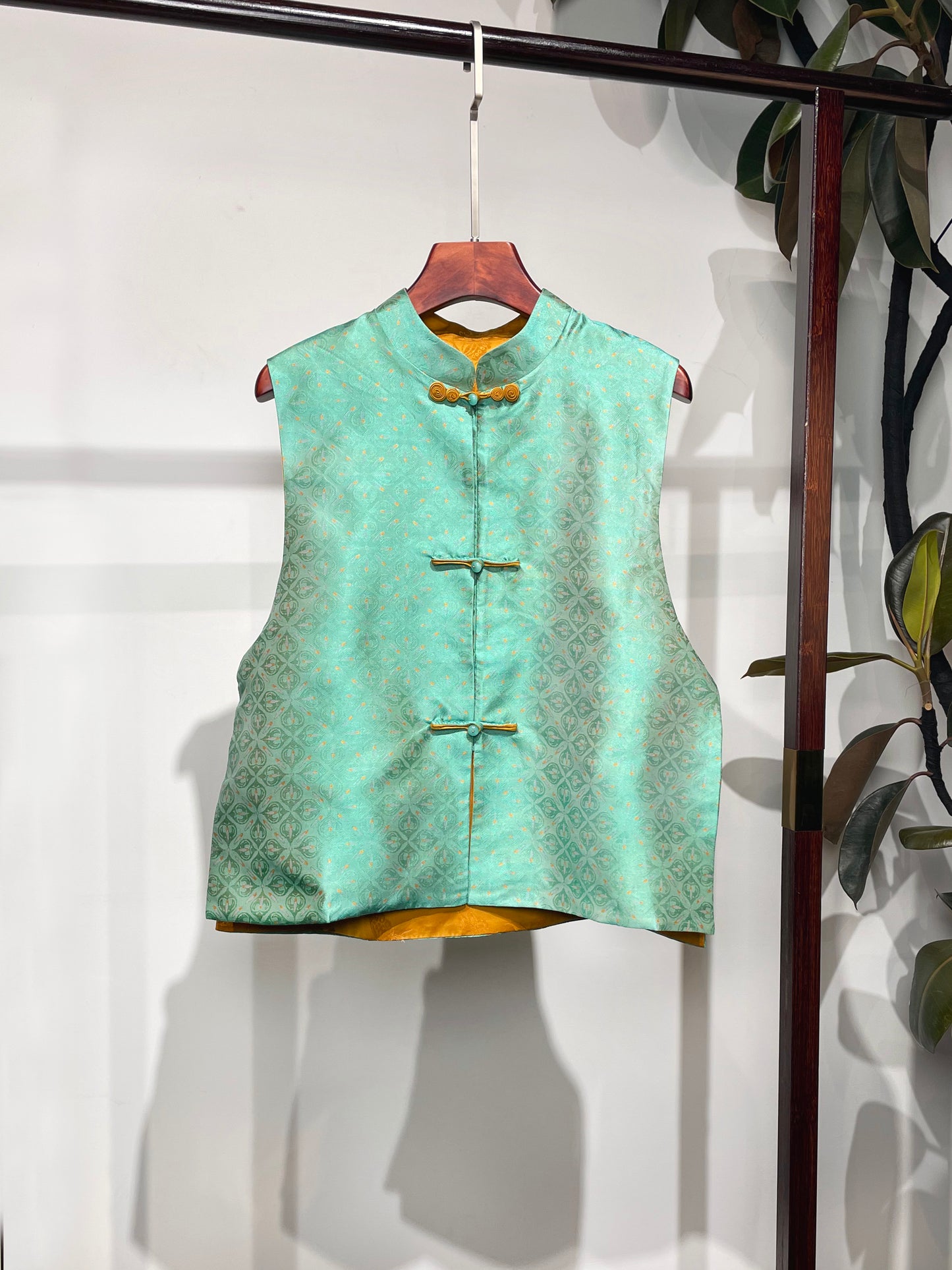 Shu Brocade Waistcoat・Blue-Green Rhombus Motif 蓝绿色菱形纹蜀锦马甲