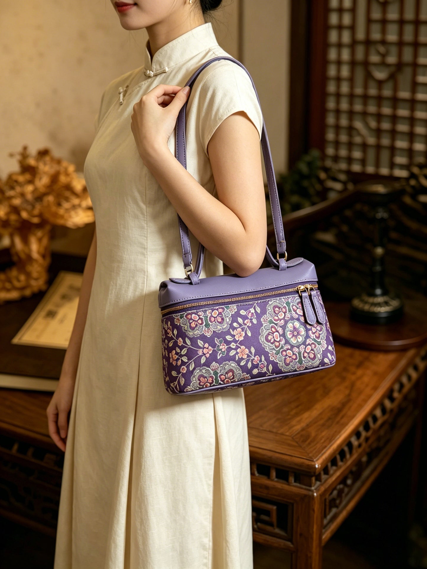 Purple Ground Cluster Floral Shu Brocade Clutch | 紫底团花蜀锦手拿包