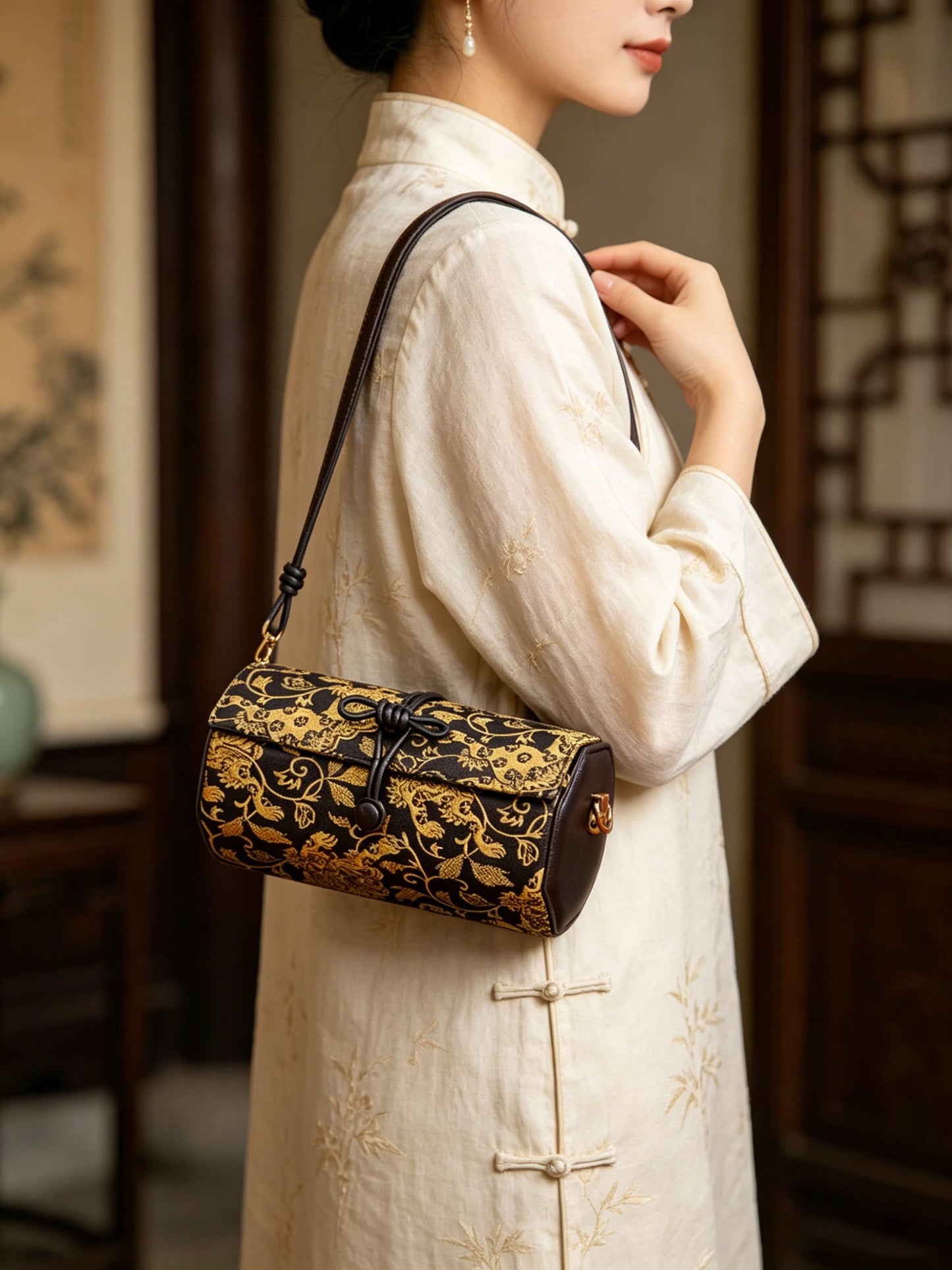 Shangjiukai Four-Square Lion Song Brocade Cylinder Crossbody Bag | 上久楷四方狮宋锦圆筒斜挎包