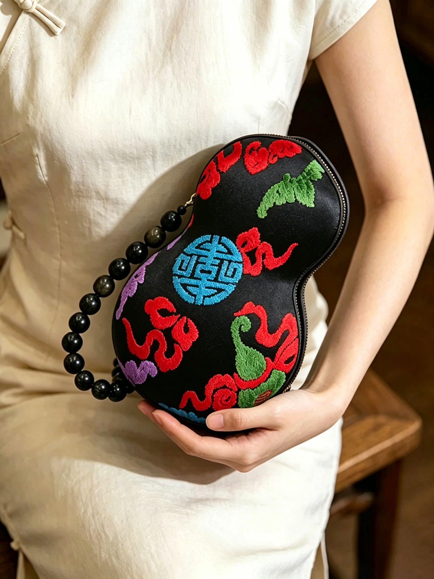 Gourd Pouch with Eight Treasures Gourd Pattern Zhang Velvet | 八宝葫芦纹漳绒葫芦包