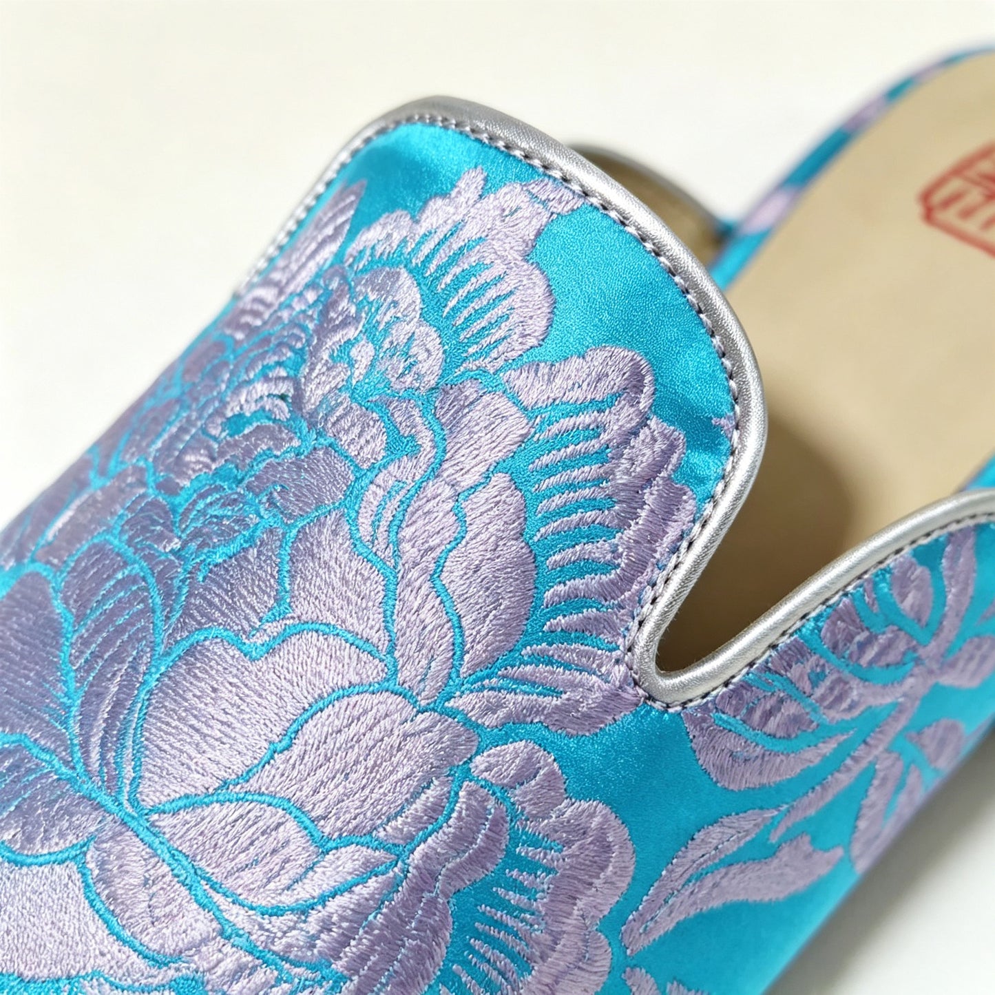 Custom Lake Blue Vintage Satin Embroidered Mules | 定制款湖水蓝老缎面刺绣穆勒鞋