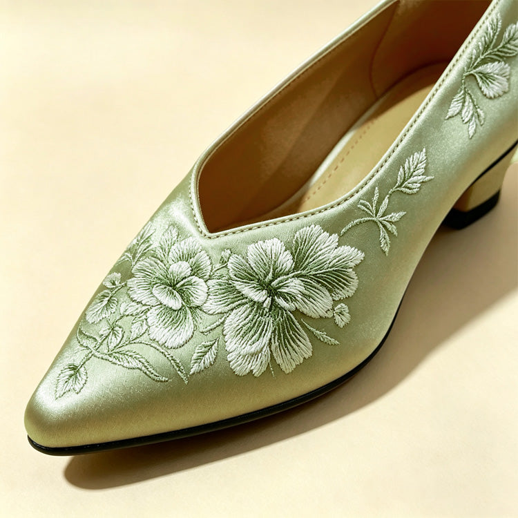 Custom‑Made Retro Old‑Satin Pointed‑Toe Low‑Cut Low‑Heel Pumps | 定制老缎复古尖头低跟浅口鞋