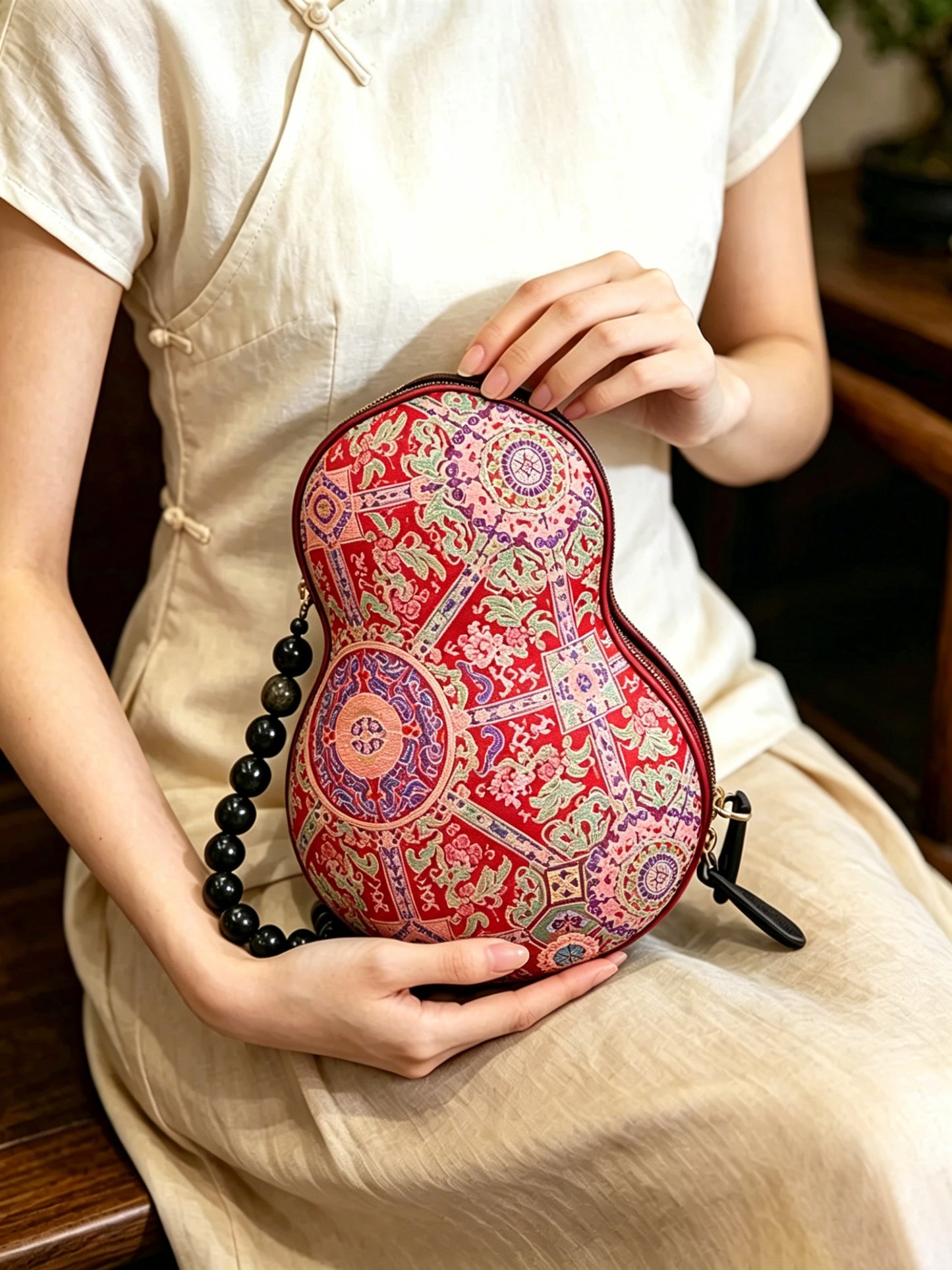 Shangjiukai Scarlet Four Directions Lattice Song Brocade Gourd Handbag | 上久楷红八达晕宋锦葫芦包