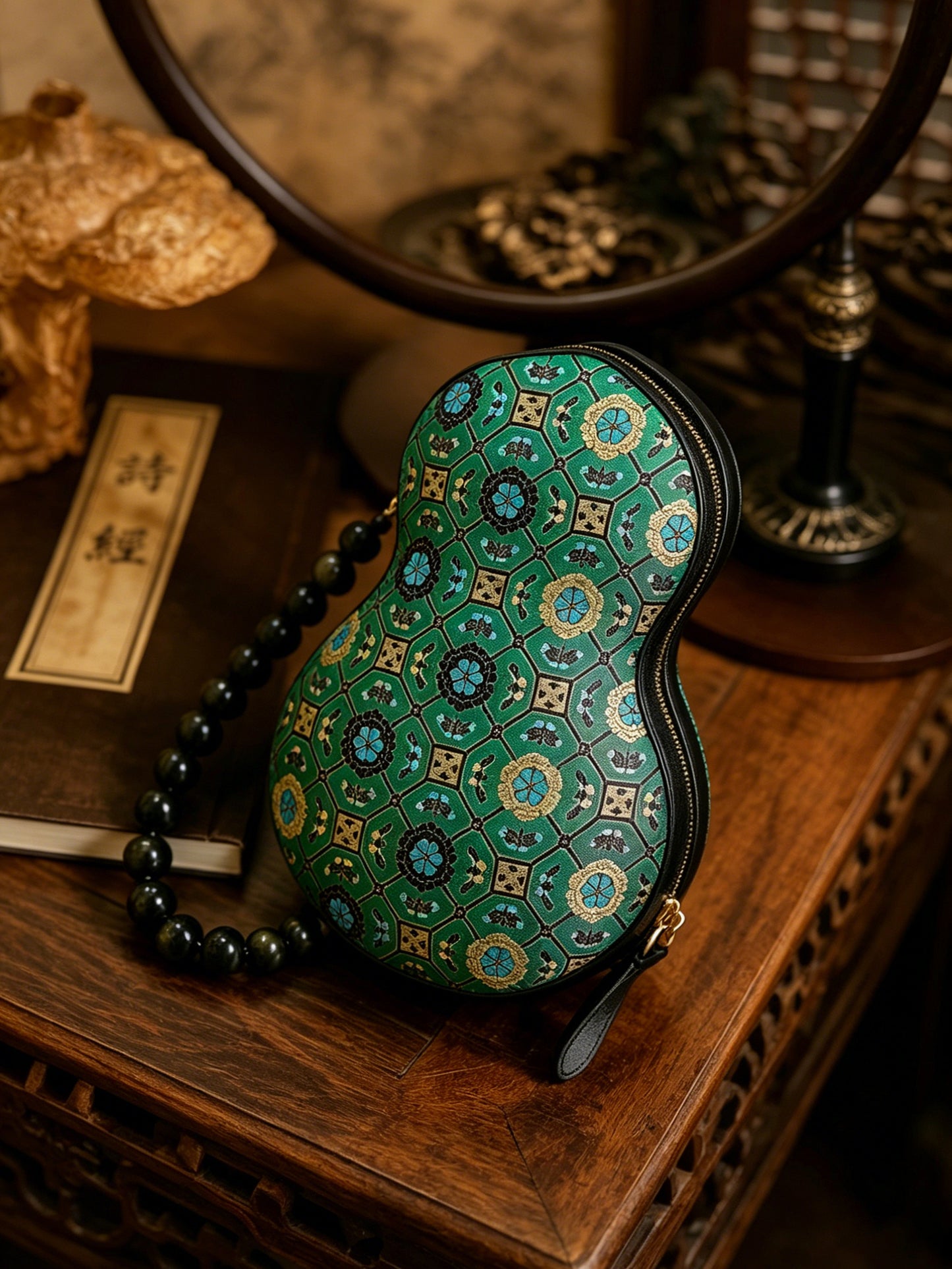 Shangjiukai Four-Directional Radiance Song Brocade Gourd Handbag | 上久楷四达晕宋锦葫芦包